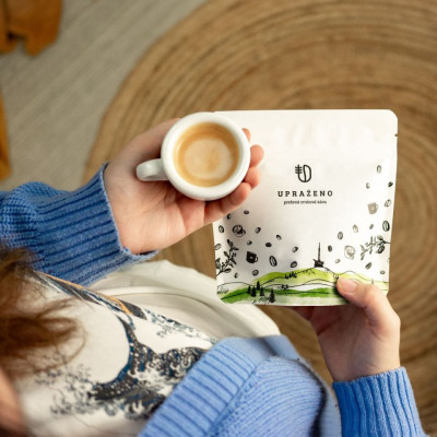 Zrnková káva - Espresso směs -70 % Arabica, 30 % Robusta, PegraStore.cz