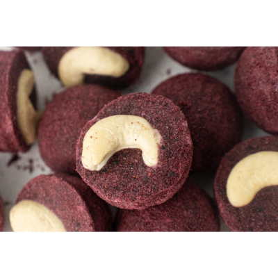 Lyofio Kešu v borůvkové krustě 50 g | Zdravý snack bez cukru | PegraStore