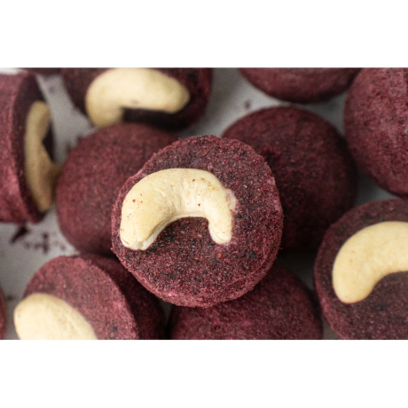 Lyofio Kešu v borůvkové krustě 50 g | Zdravý snack bez cukru | PegraStore