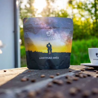 UPRAŽENO Láskyplná směs – Zrnková káva 100 % Arabica 250 g, Pegrastore.cz