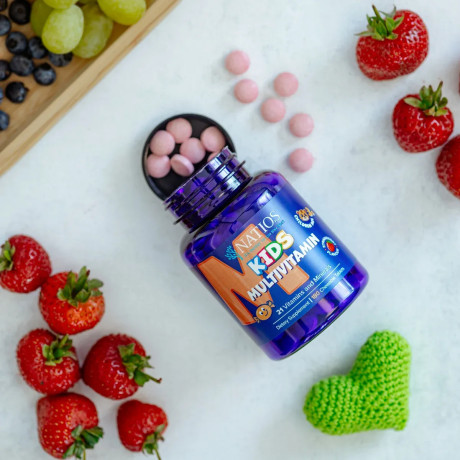 Natios Kids Multivitamin 21 vitamínů a minerálů 180 jahodových cucacích tabletek, Pegrastore.cz